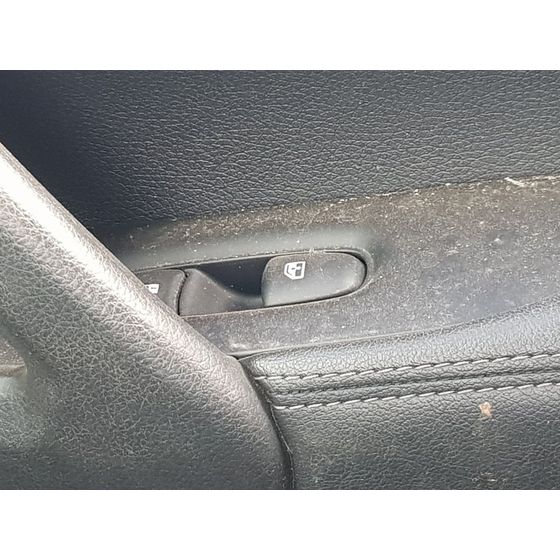 Mando Elevalunas Delantero Derecho Para Nissan Qashqai