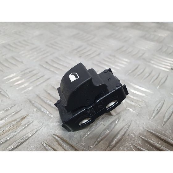 Mando Elevalunas Delantero Derecho para Peugeot 2008