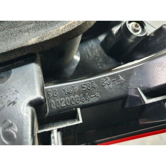 Piloto Trasero Izquierdo para Peugeot 2008 (--.2013->)
