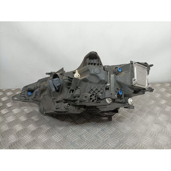 Faro Derecho Para Volvo V60 Familiar