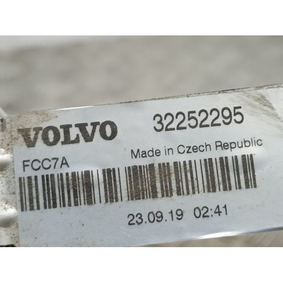 Radiador Agua Para Volvo V60 Familiar