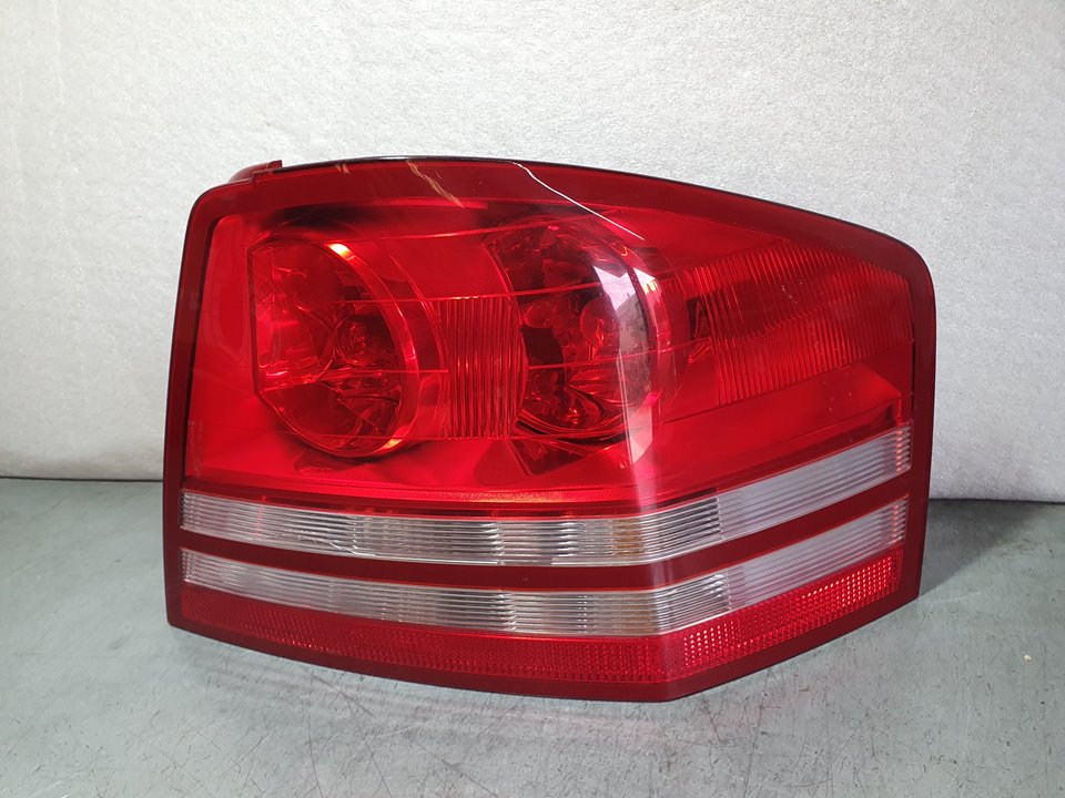Piloto Trasero Derecho Para Dodge Avenger