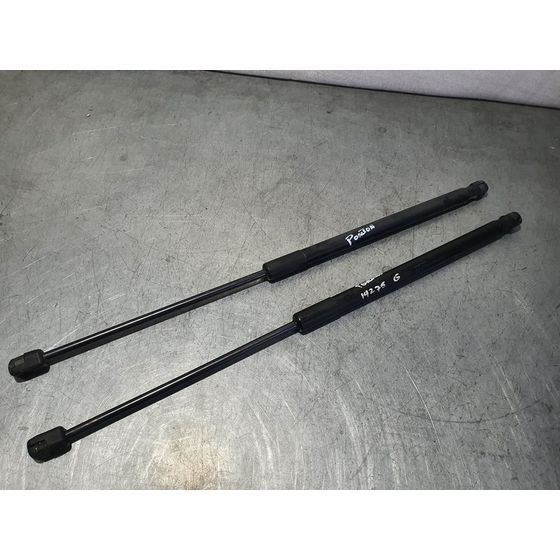 Amortiguadores Maletero / Porton Para Volkswagen Polo
