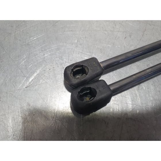 Amortiguadores Maletero / Porton Para Volkswagen Polo