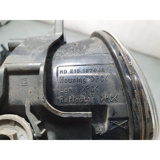 Faro Antiniebla Derecho Para Toyota Land Cruiser