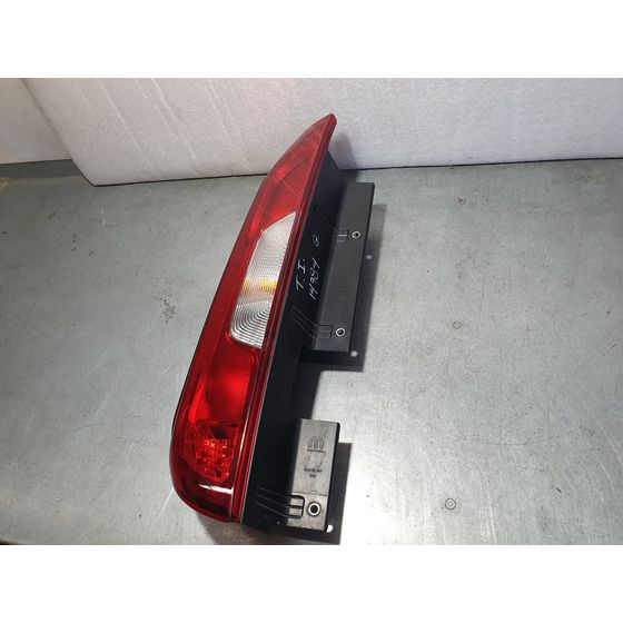 Piloto Trasero Izquierdo Para Fiat Doblo Ii Cargo