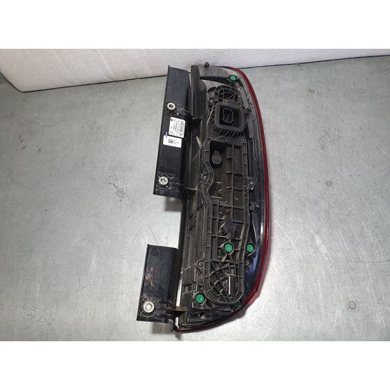 Piloto Trasero Izquierdo Para Fiat Doblo Ii Cargo