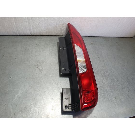 Piloto Trasero Derecho Para Fiat Doblo Ii Cargo