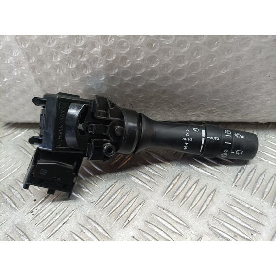 Mando Limpia Para Toyota Avensis Touring Sports