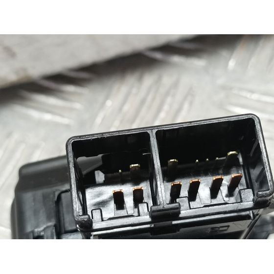 Mando Limpia Para Toyota Avensis Touring Sports