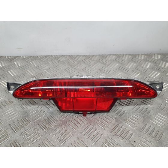 Piloto Trasero Central para Peugeot 208