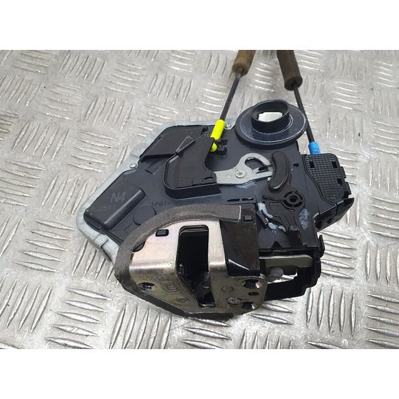 Cerradura Puerta Trasera Izquierda Para Toyota Avensis