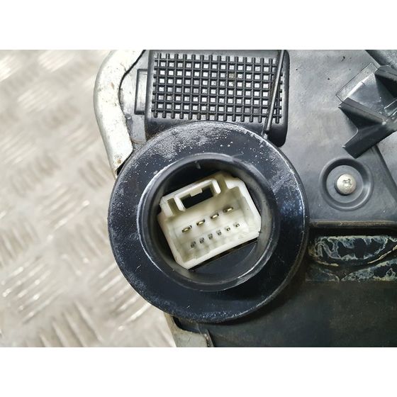 Cerradura Puerta Delantera Izquierda  Para Toyota Avensis
