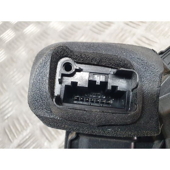 Cerradura Puerta Delantera Izquierda Para Volkswagen Polo