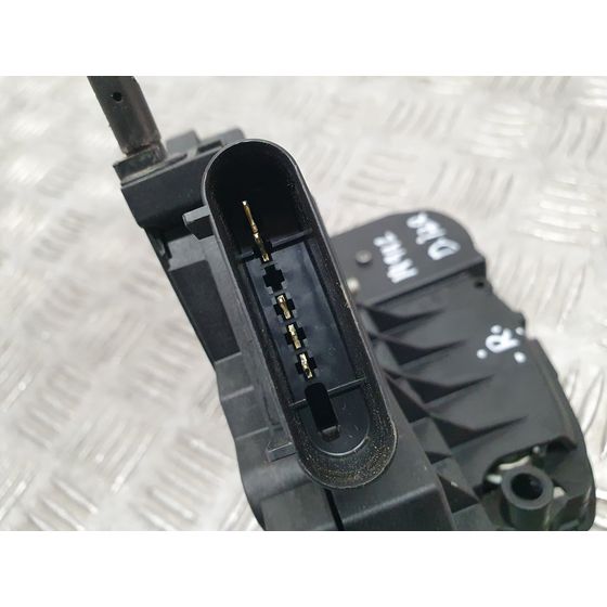 Cerradura Puerta Delantera Izquierda Para Ford Focus Lim.