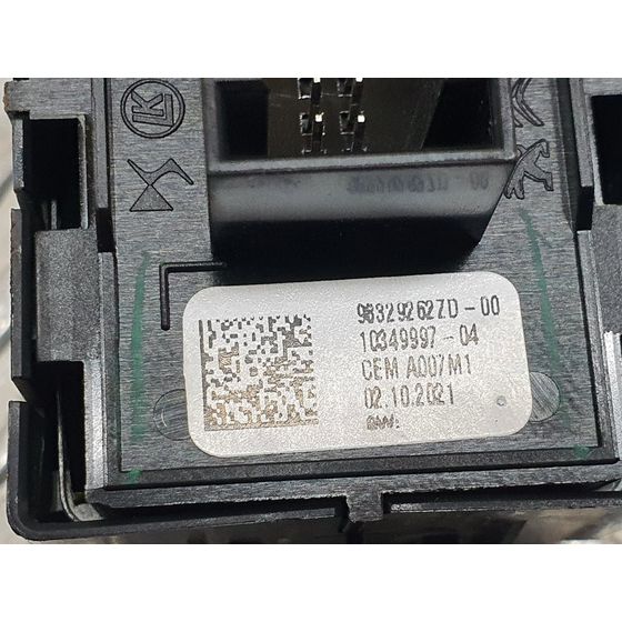 Mando Elevalunas Delantero Izquierdo Para Peugeot 208