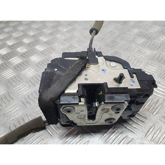 Cerradura Puerta Trasera Izquierda  Para Nissan Pulsar