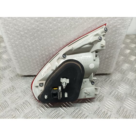 Piloto Trasero Izquierdo Para Peugeot 2008