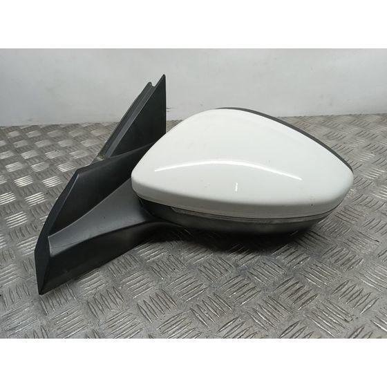 Retrovisor Izquierdo para Peugeot 2008 (P1)