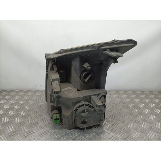 Faro Derecho Para Ford Transit Caja Cerrada '06