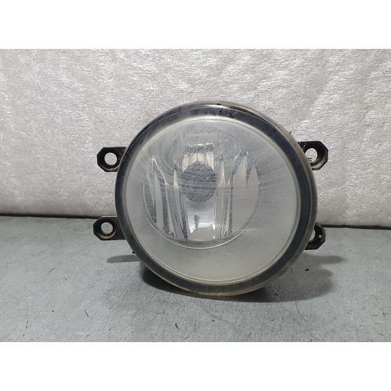 Faro Antiniebla Derecho Para Toyota Avensis