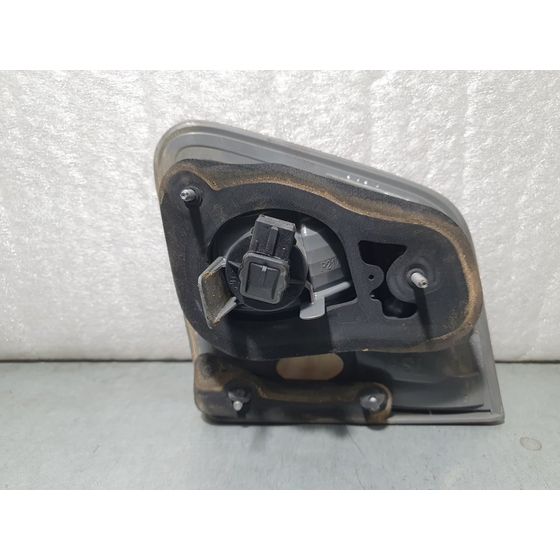Piloto Trasero Izquierdo para Toyota Avensis (T27)