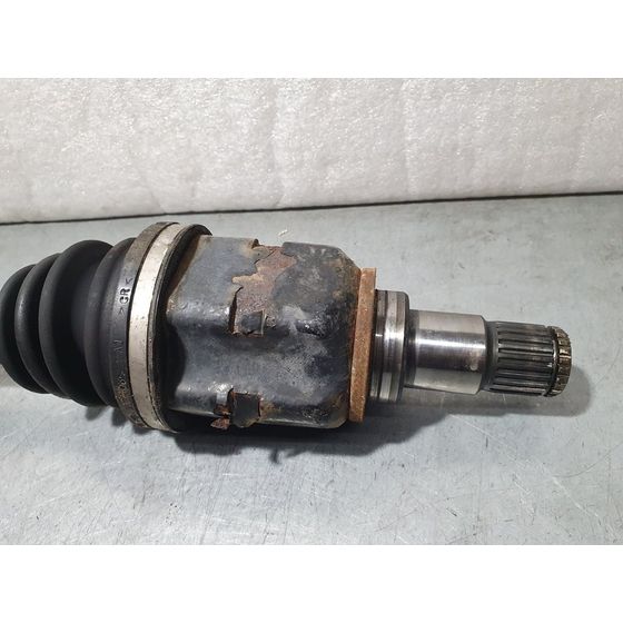 Transmision Delantera Izquierda Para Toyota Avensis