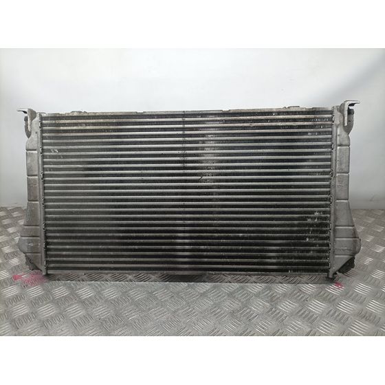 Intercooler Para Toyota Auris Touring Sports