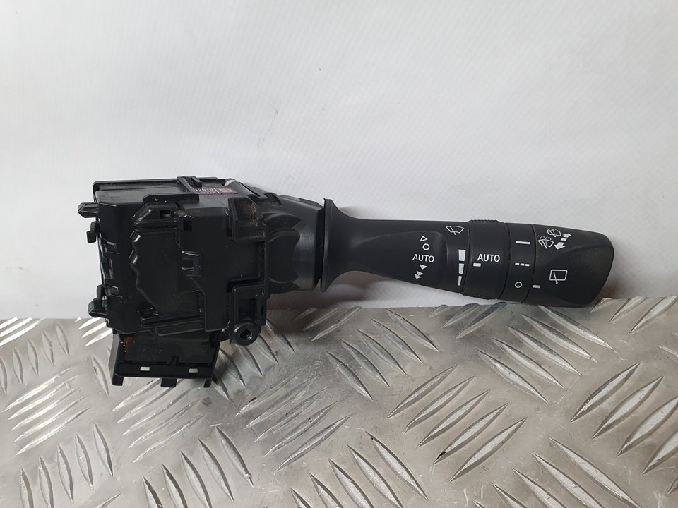 Mando Limpia Para Toyota Auris Touring Sports