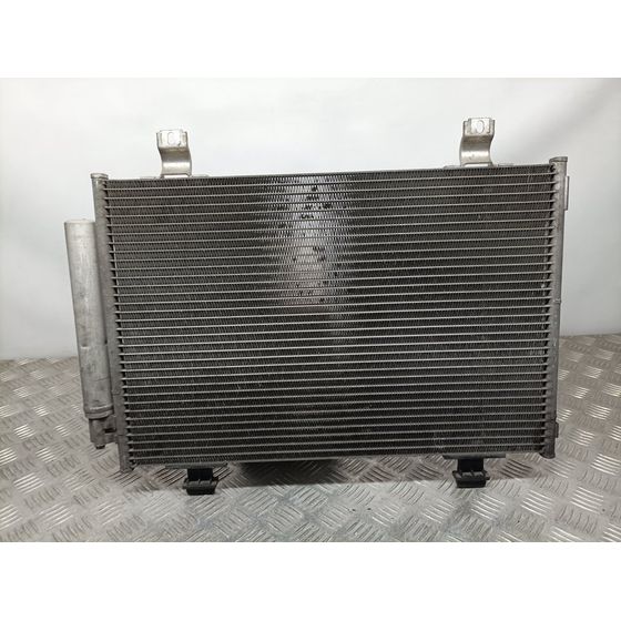 Condensador / Radiador Aire Acondicionado Para Suzuki Swift Berlina