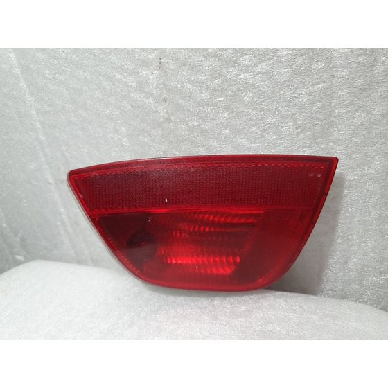 Piloto Trasero Izquierdo Paragolpes para Ford Focus Berlina (Cak)