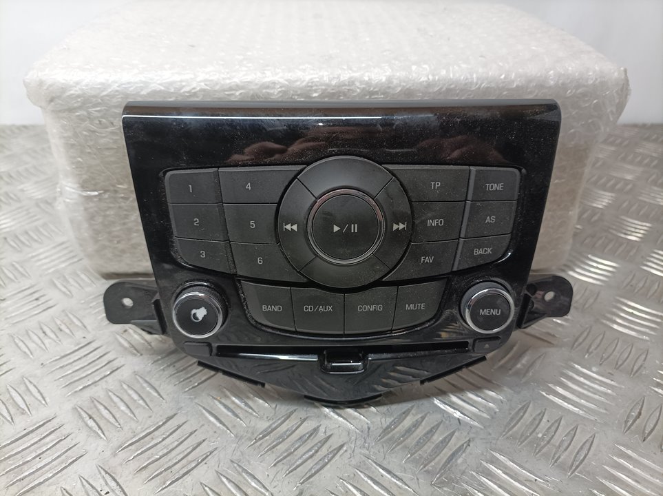 Mando Radio Para Chevrolet Cruze Hatchback