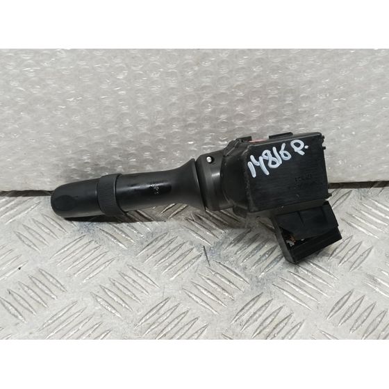Mando Limpia para Toyota Avensis (T27)