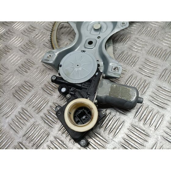 Elevalunas Delantero Izquierdo Para Toyota Avensis