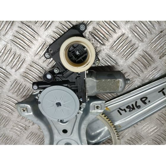 Elevalunas Trasero Izquierdo Para Toyota Avensis
