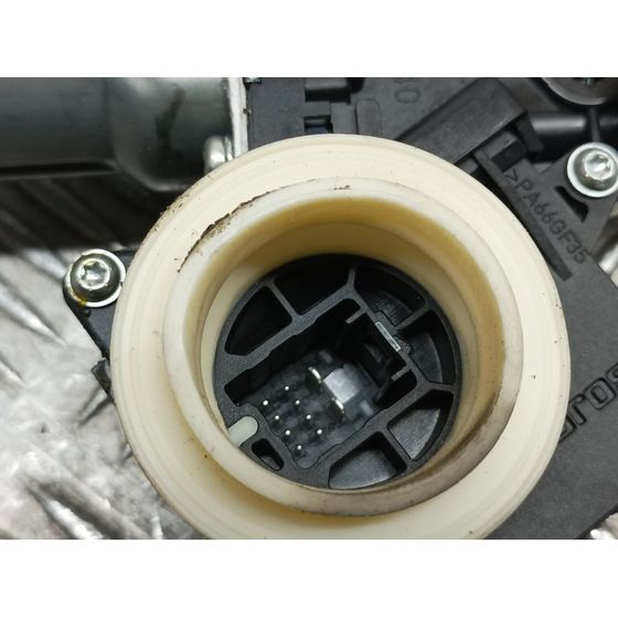 Elevalunas Trasero Izquierdo Para Toyota Avensis