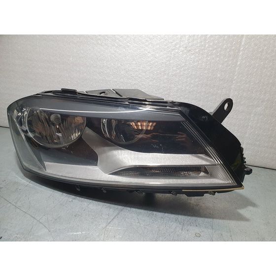 Faro Derecho Para Volkswagen Passat Lim.