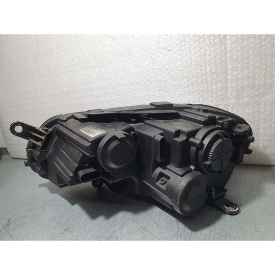 Faro Derecho Para Volkswagen Passat Lim.