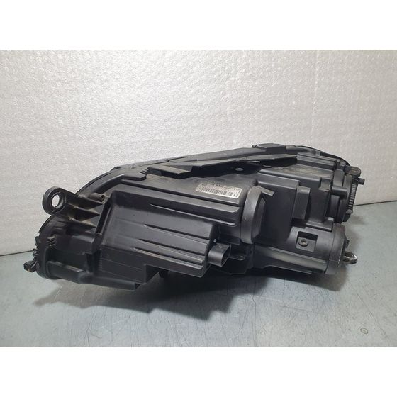 Faro Derecho Para Volkswagen Passat Lim.
