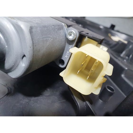 Elevalunas Delantero Izquierdo Para Ford Fiesta