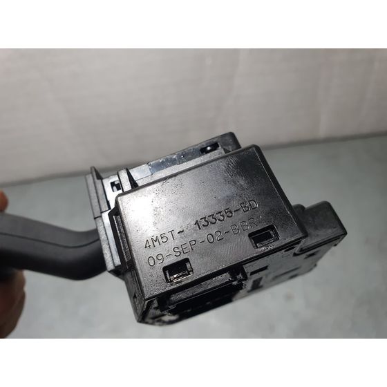 Mando Intermitentes para Ford Focus Lim. (Cb4)