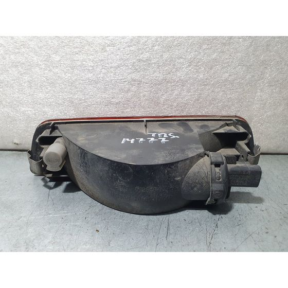 Piloto Trasero Central Para Nissan Micra V