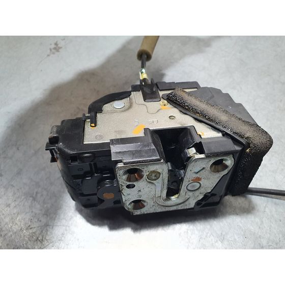 Cerradura Puerta Delantera Derecha Para Nissan Pulsar