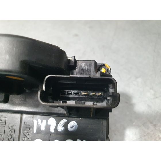 Cerradura Puerta Delantera Derecha Para Nissan Pulsar