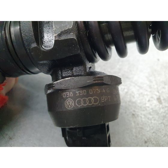 Inyector Para Volkswagen Golf V Berlina