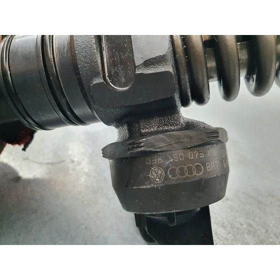 Inyector Para Volkswagen Golf V Berlina