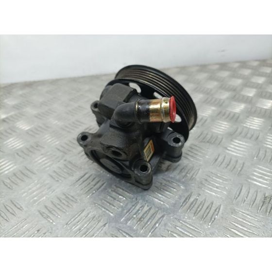 Bomba Direccion para Ford Focus Berlina