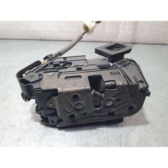 Cerradura Puerta Delantera Derecha Para Volkswagen Golf Vii Lim.