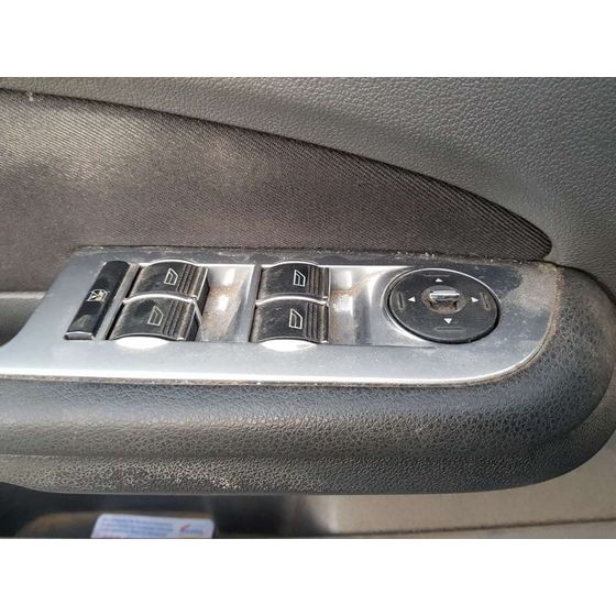 Mando Elevalunas Delantero Izquierdo Para Ford Focus Lim.