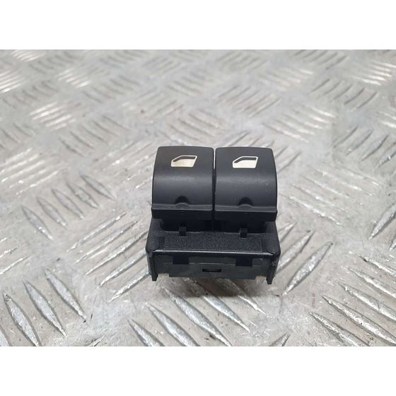 Mando Elevalunas Delantero Izquierdo Para Citroen C3